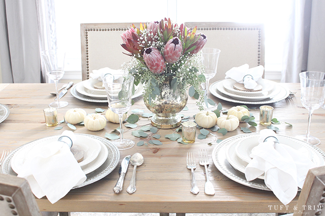 Elegant and Rustic Thanksgiving Table 