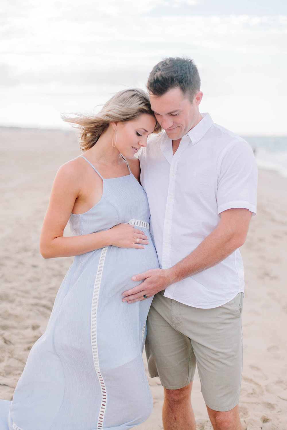 Maternity Pictures on the Beach. 