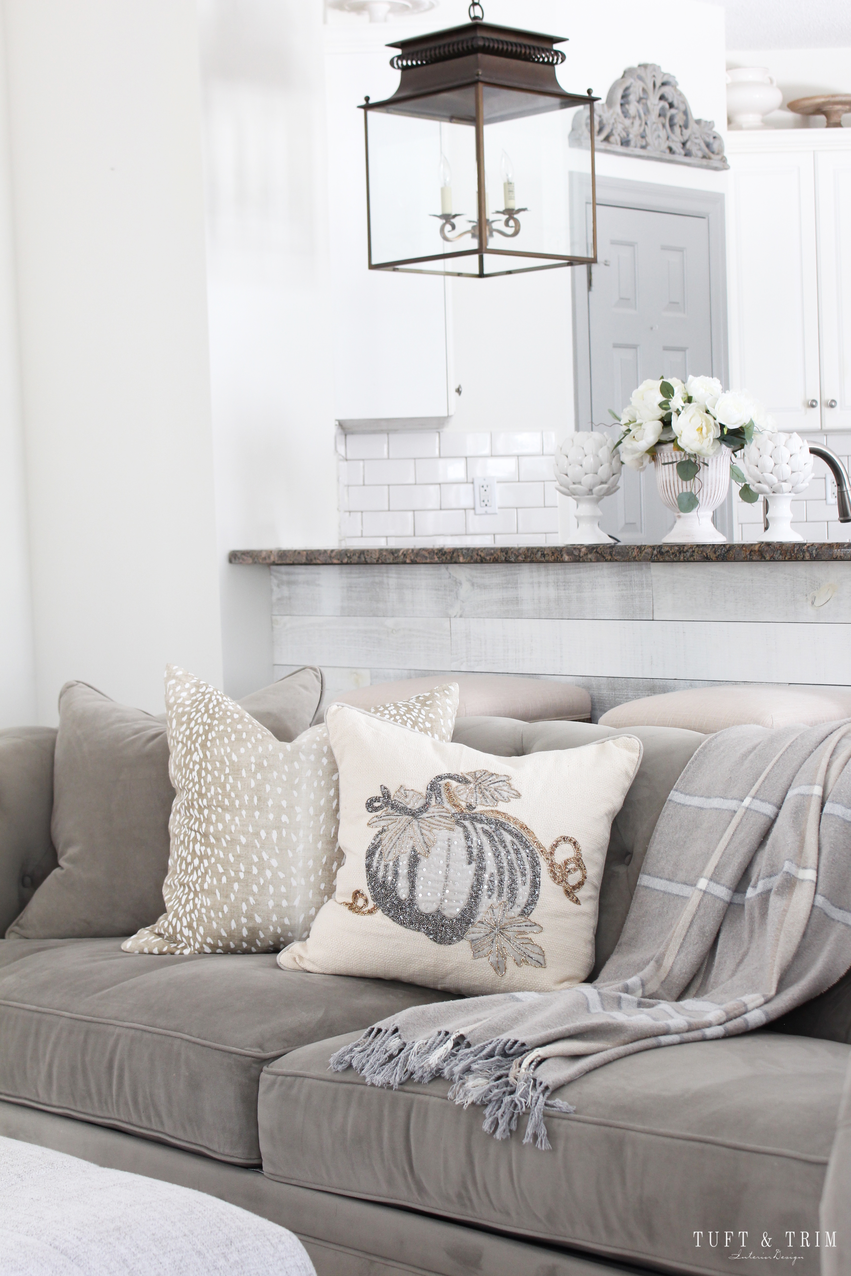 Simple & Easy Tips for Neutral Fall Decorating with Tuft & Trim Interior Design