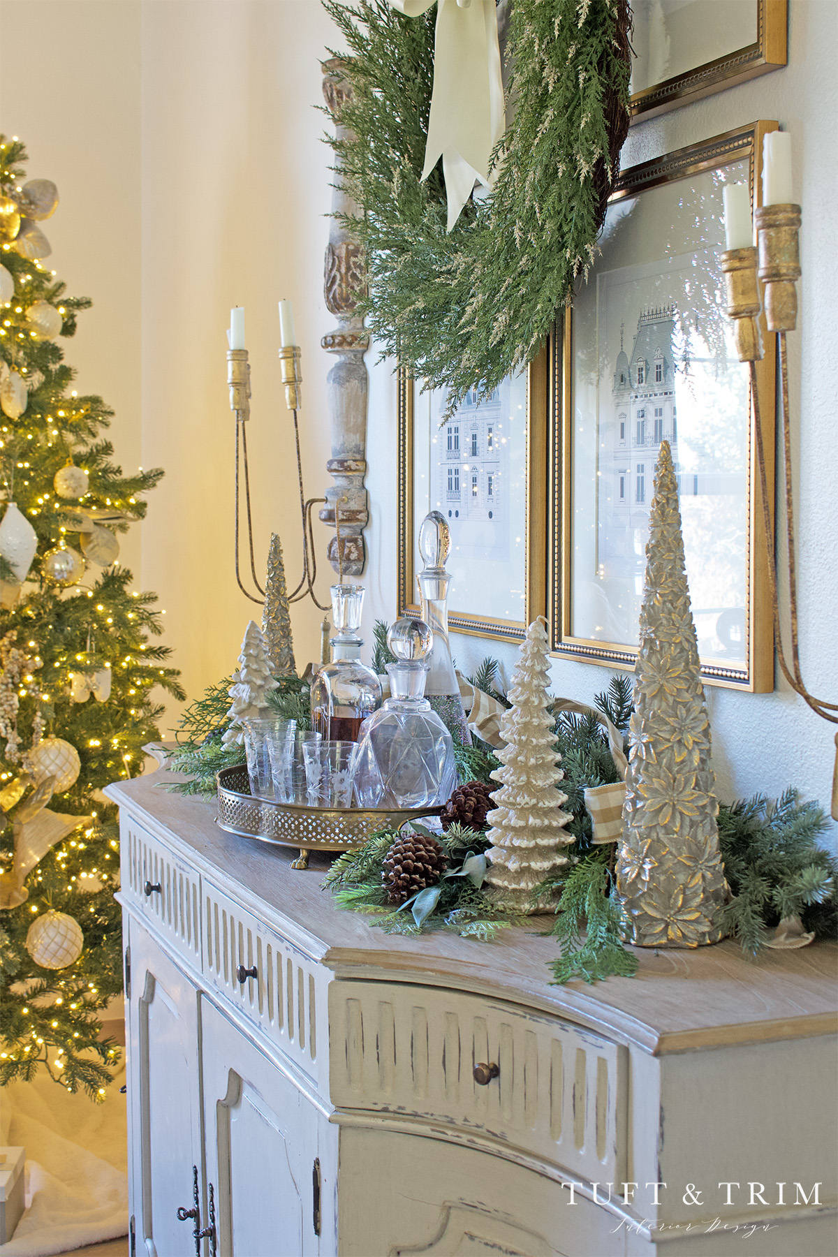 Holiday Magnolia Tablescape with Tuft & Trim Interior Design