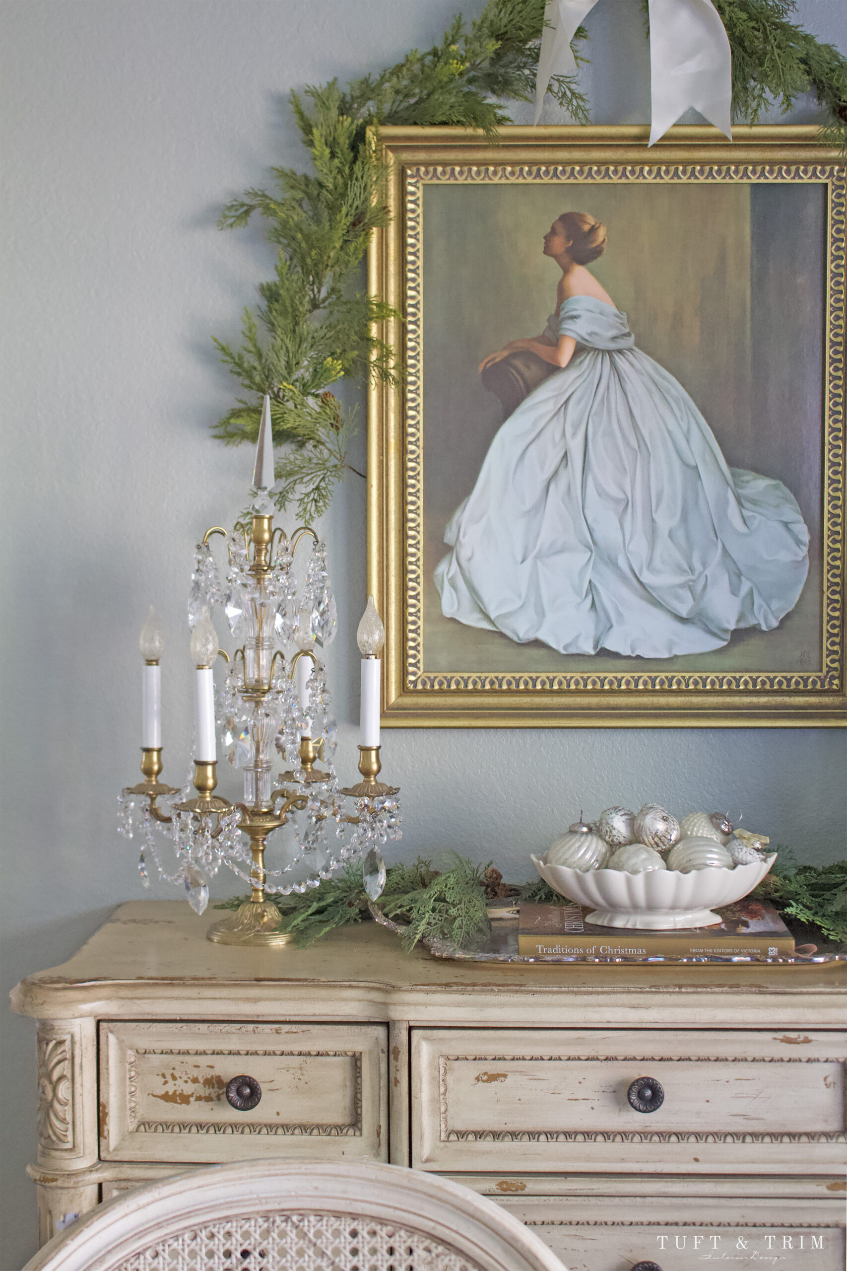 Timeless Holiday Elegance with Tuft & Trim Interior Design