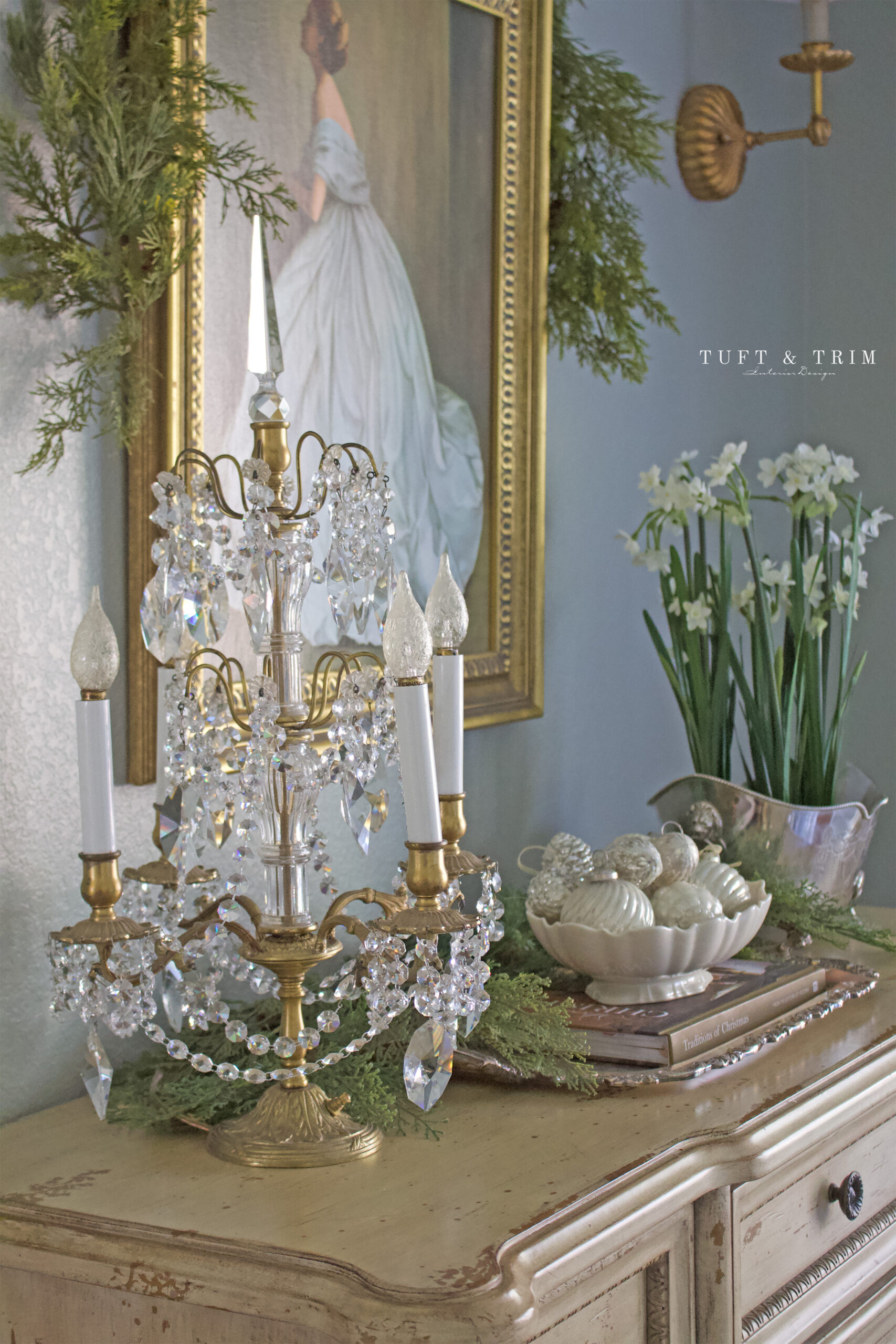 Timeless Holiday Elegance with Tuft & Trim Interior Design