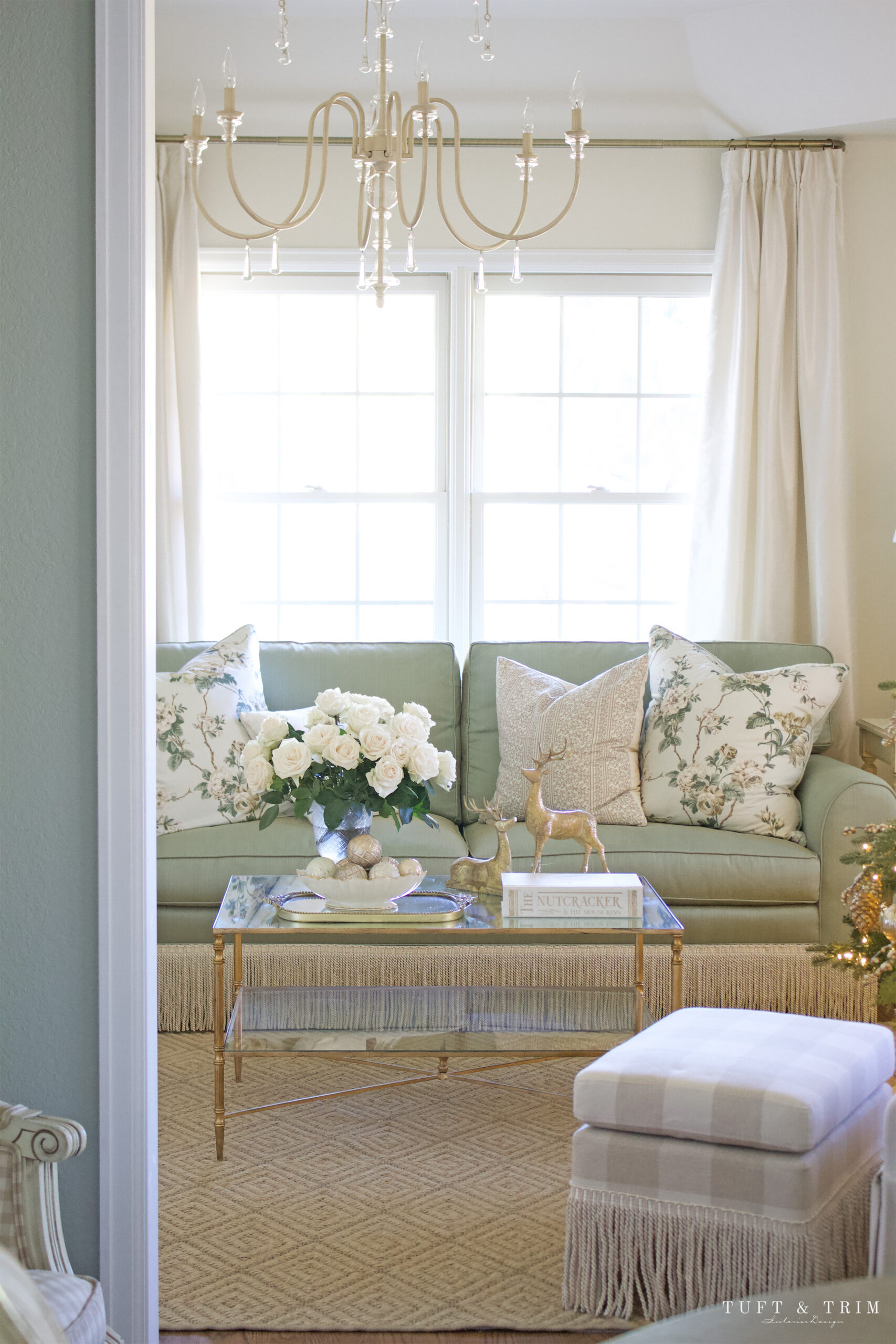 Timeless Holiday Elegance with Tuft & Trim Interior Design