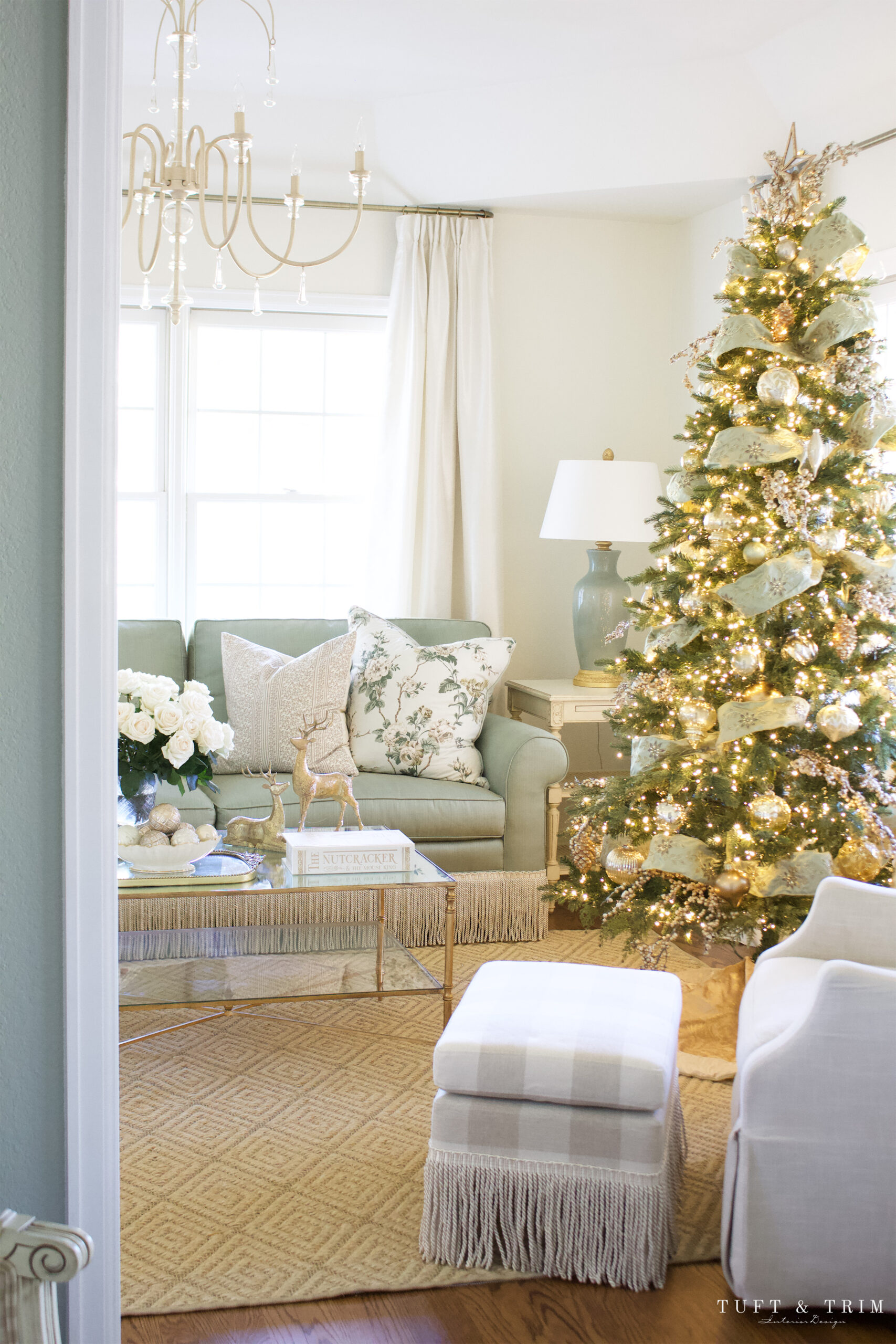 Timeless Holiday Elegance with Tuft & Trim Interior Design