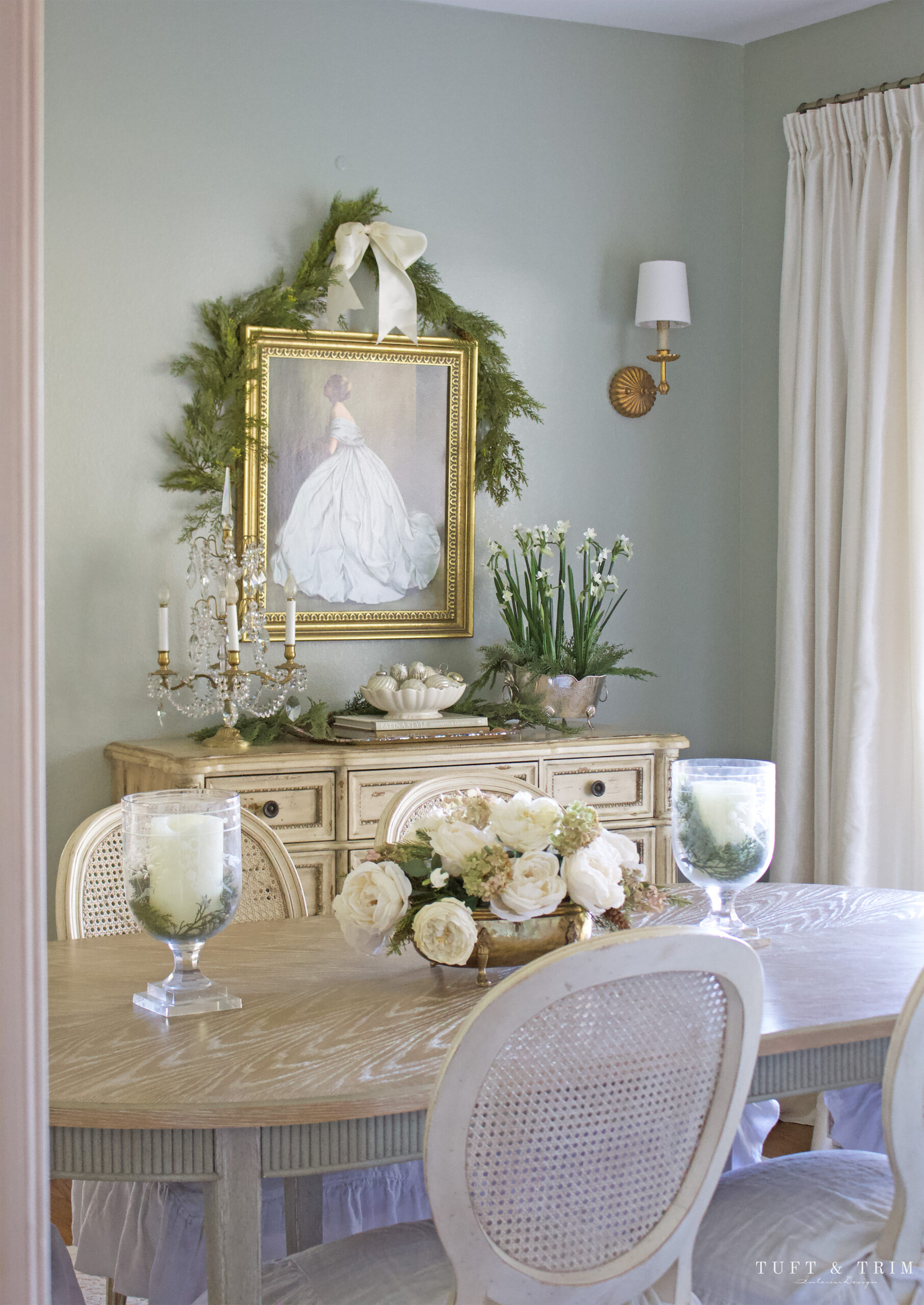 Timeless Holiday Elegance with Tuft & Trim Interior Design