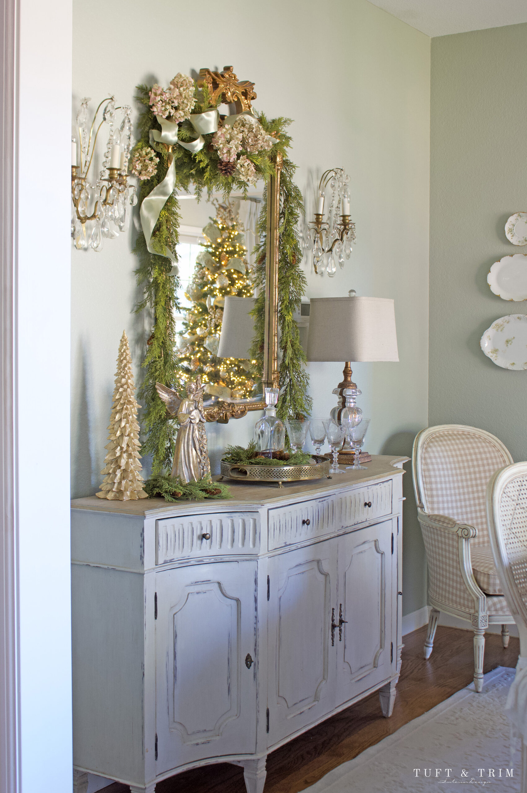 Timeless Holiday Elegance with Tuft & Trim Interior Design