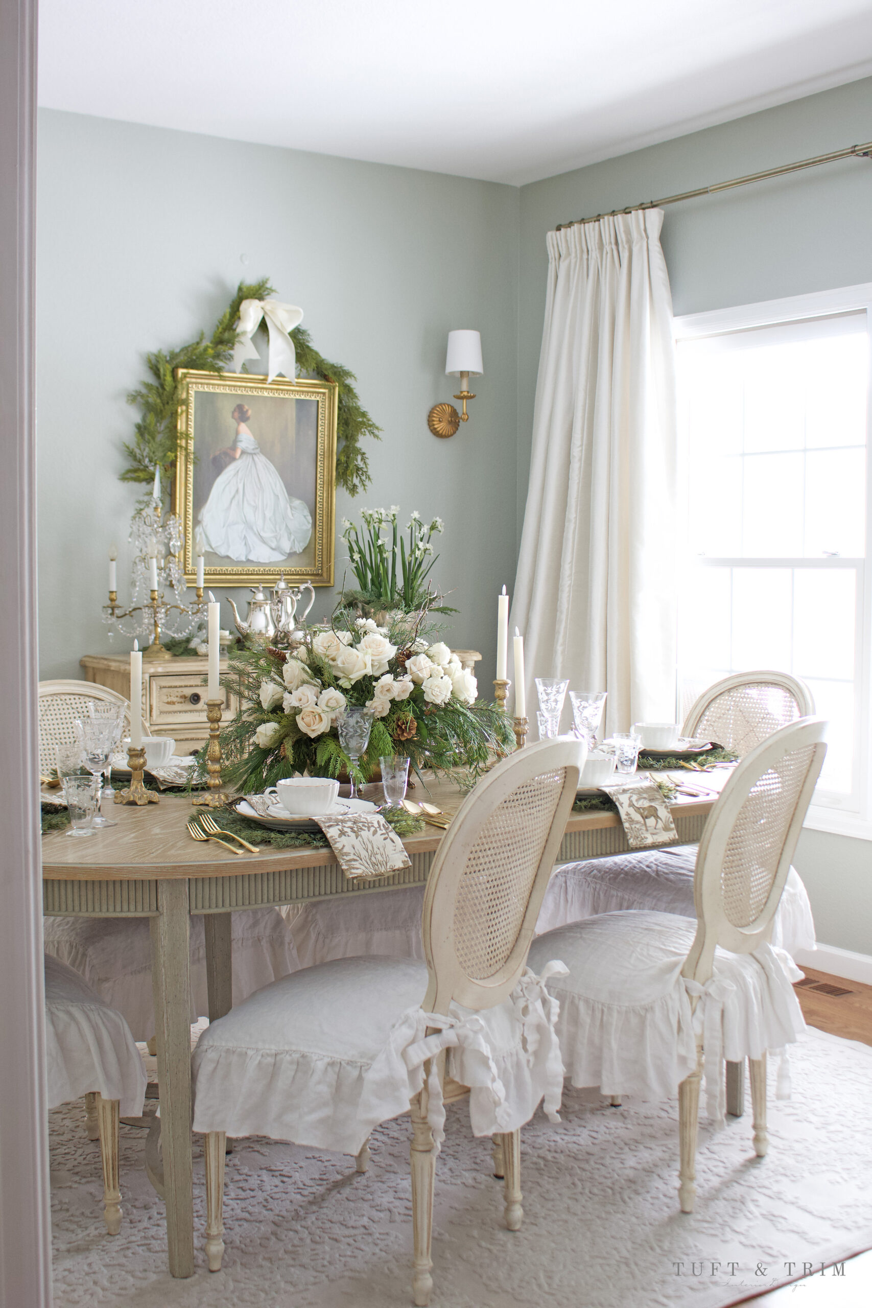 Holiday Table with Ivory Roses & Gold Toile with Tuft & Trim Interior Design