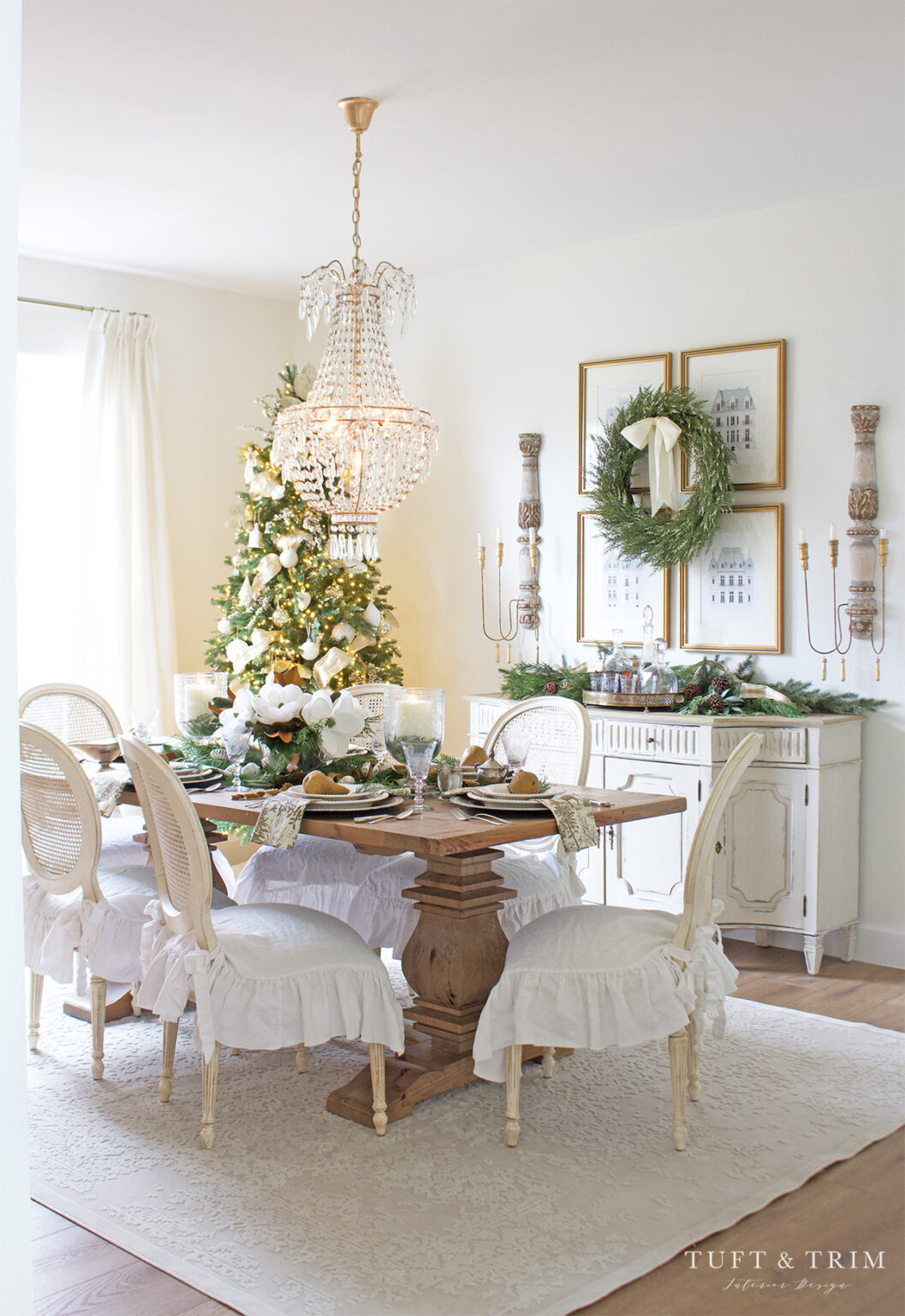 Holiday Magnolia Tablescape - Tuft & Trim